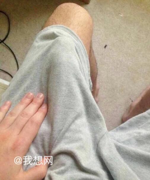 一個害羞的18cm吧？18cm+滾床單感覺很痛，男生18cm長黑粗硬圖片
